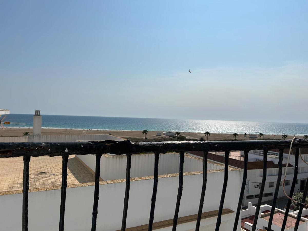 Casa Martin Calle Cadiz, Vivienda Frente Al Mar En La Calle Cadiz En Conil Apartment *